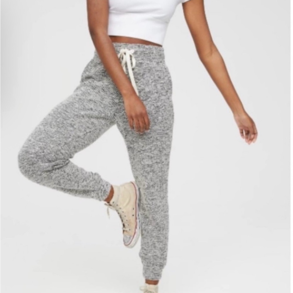 ⭐️⭐️⭐️Aerie Offline textured knit Snow day Jogger  size Small Long